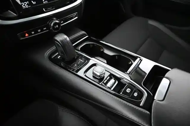 Musta Farmari, Volvo V60 – ZOT-801