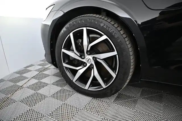 Musta Farmari, Volvo V60 – ZOT-801