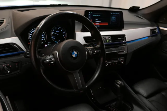 Sininen Maastoauto, BMW X1 – ZOU-139