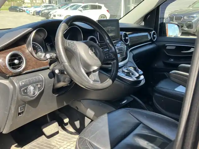Musta Tila-auto, Mercedes-Benz V – ZOX-139