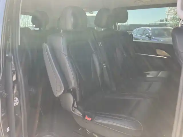 Musta Tila-auto, Mercedes-Benz V – ZOX-139