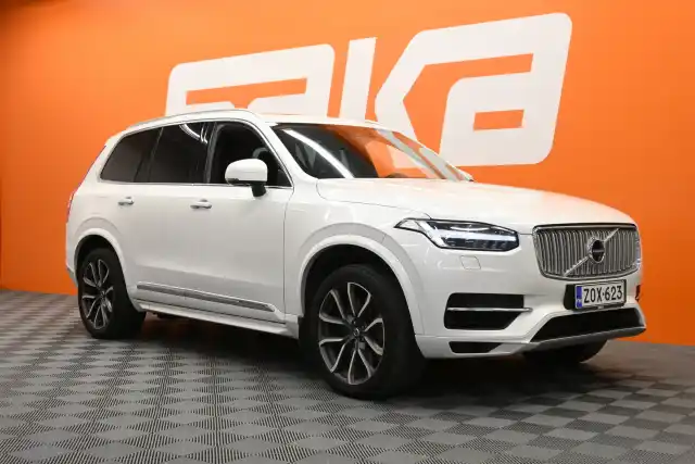 Valkoinen Maastoauto, Volvo XC90 – ZOX-623