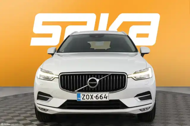 Valkoinen Maastoauto, Volvo XC60 – ZOX-664