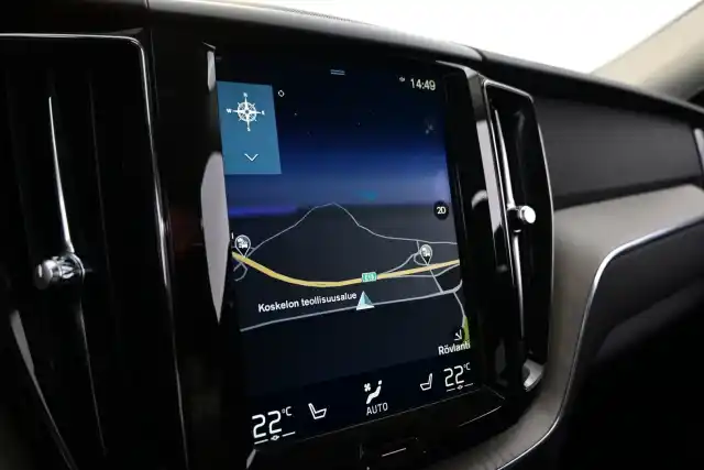Valkoinen Maastoauto, Volvo XC60 – ZOX-664