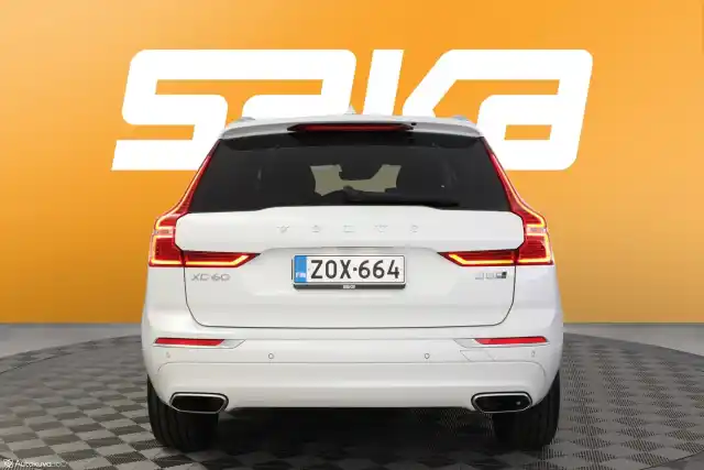 Valkoinen Maastoauto, Volvo XC60 – ZOX-664