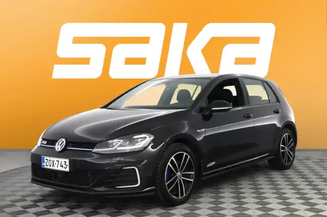 Musta Viistoperä, Volkswagen Golf – ZOX-743