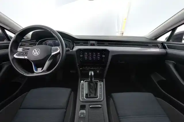 Harmaa Farmari, Volkswagen Passat – ZPC-809