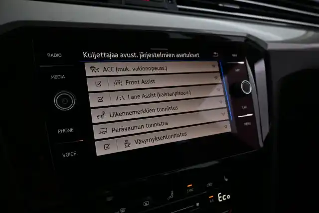 Harmaa Farmari, Volkswagen Passat – ZPC-809