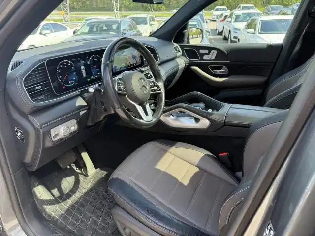 Harmaa Maastoauto, Mercedes-Benz GLE – ZPK-752
