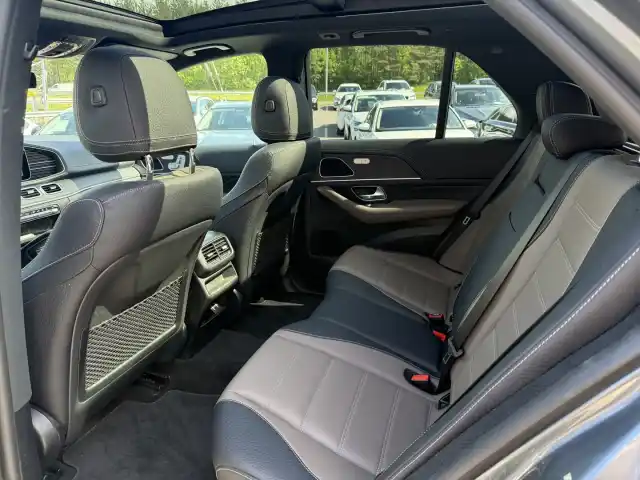 Harmaa Maastoauto, Mercedes-Benz GLE – ZPK-752