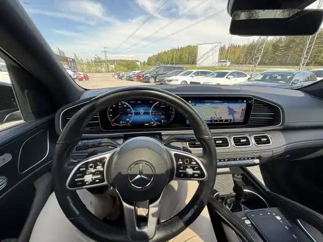 Harmaa Maastoauto, Mercedes-Benz GLE – ZPK-752