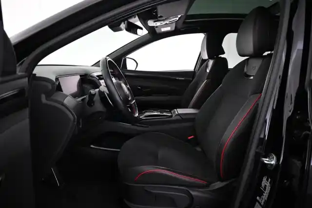 Musta Maastoauto, Hyundai Tucson – ZPO-503
