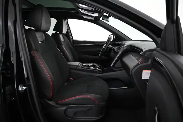 Musta Maastoauto, Hyundai Tucson – ZPO-503