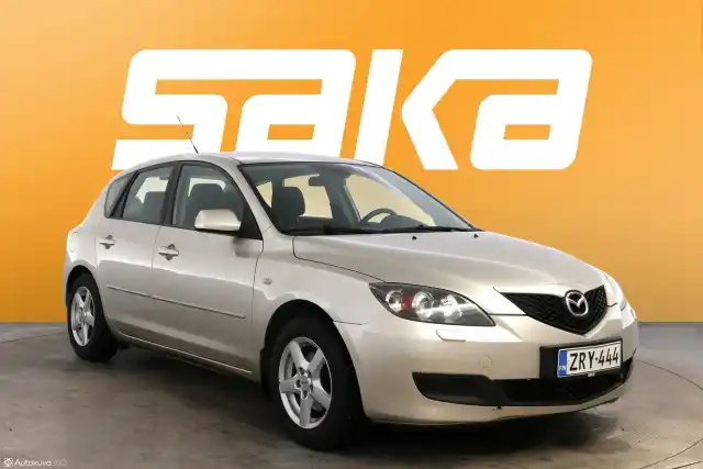 Beige Viistoperä, Mazda 3 – ZRY-444