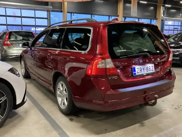 Punainen Farmari, Volvo V70 – ZRY-882