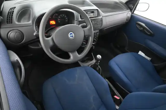 Sininen Viistoperä, Fiat Punto – ZUG-168