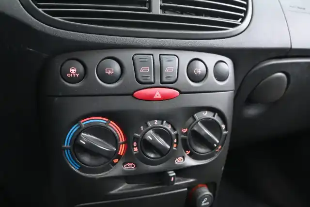Sininen Viistoperä, Fiat Punto – ZUG-168