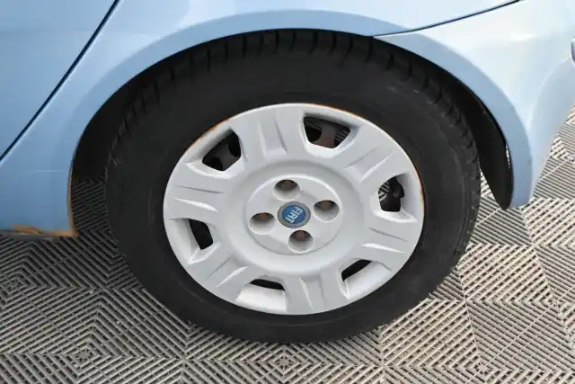 Sininen Viistoperä, Fiat Punto – ZUG-168