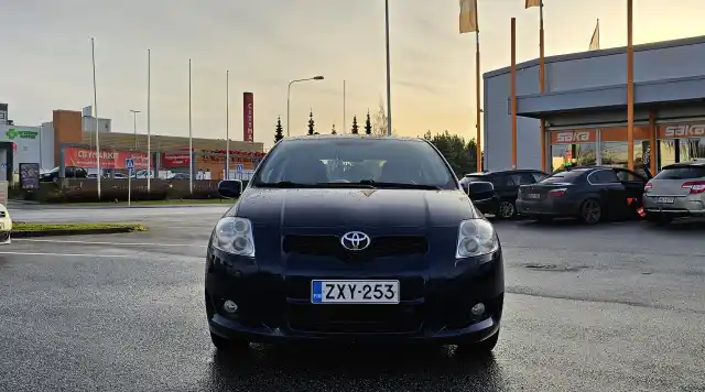 Sininen Viistoperä, Toyota Auris – ZXY-253