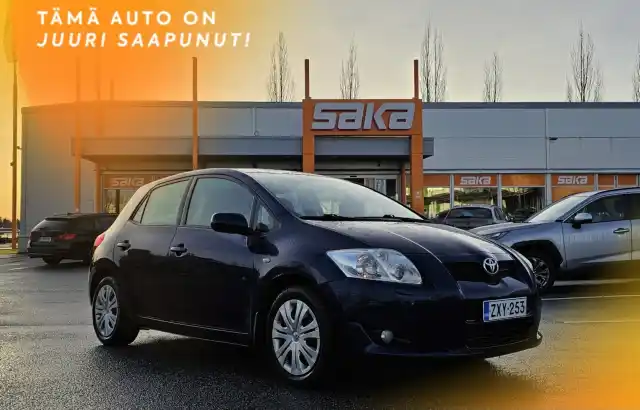 Sininen Viistoperä, Toyota Auris – ZXY-253