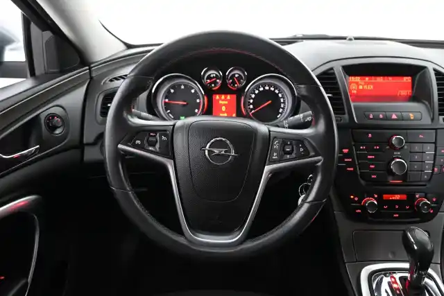 Harmaa Farmari, Opel Insignia – ZZH-553